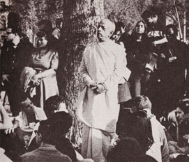 Srila Prabhupada, Tompkins Square Park, New York City, 1966